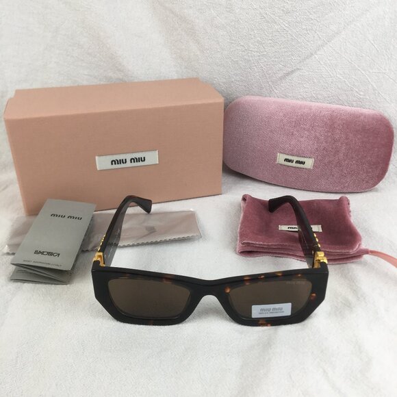 Miu Miu Accessories - NWT Miu Glimpse sunglasses